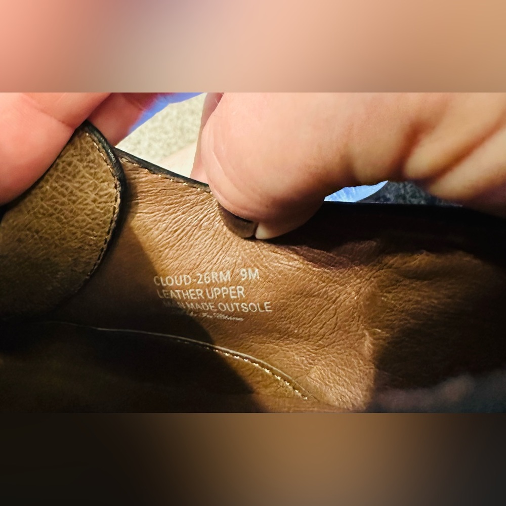 Donald J Pliner slip on loafers with black leather and patent leather. Size 9. - Picture 5 of 5